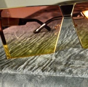 2 tone new never worn sunglasses
